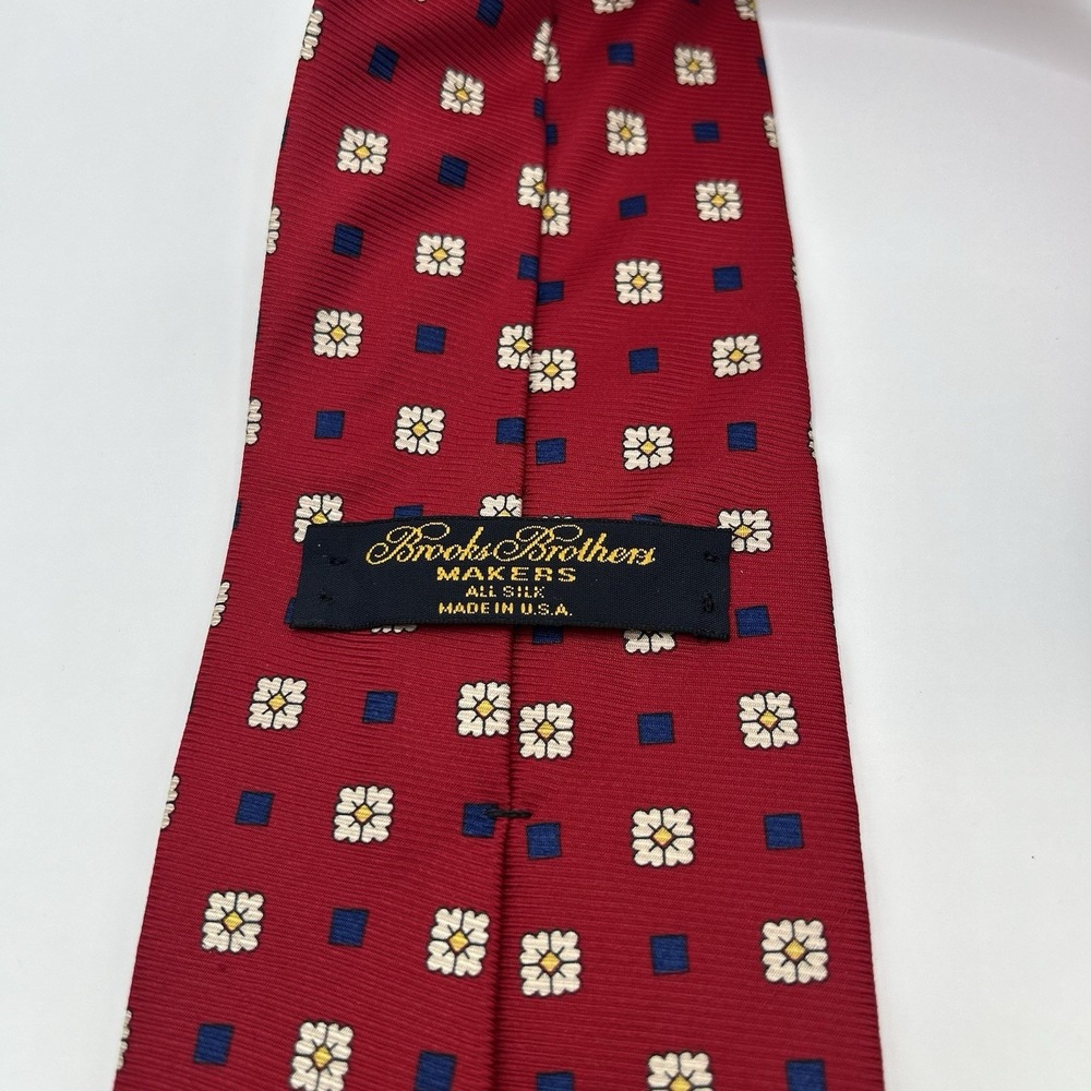 Brooks Brothers Makers Repp Silk Neck Tie USA Red‎ Floral Geometric 3.5"x58" - Picture 3 of 3